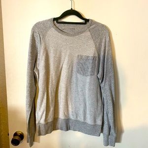 Crew neck grey sweatshirt